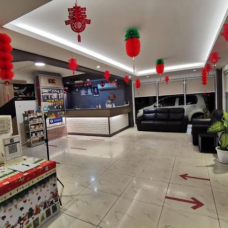 Palace Inn Мірі Екстер'єр фото