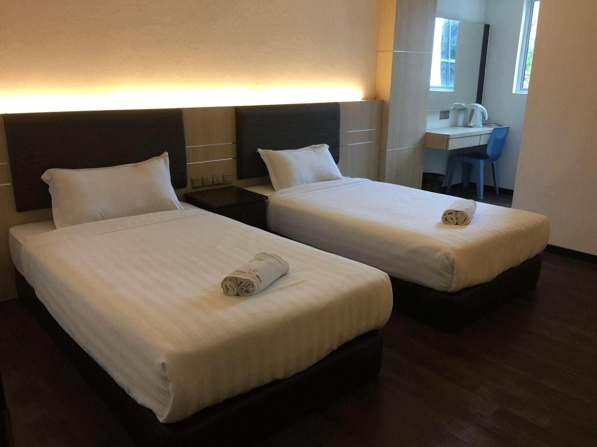 Palace Inn Мірі Екстер'єр фото