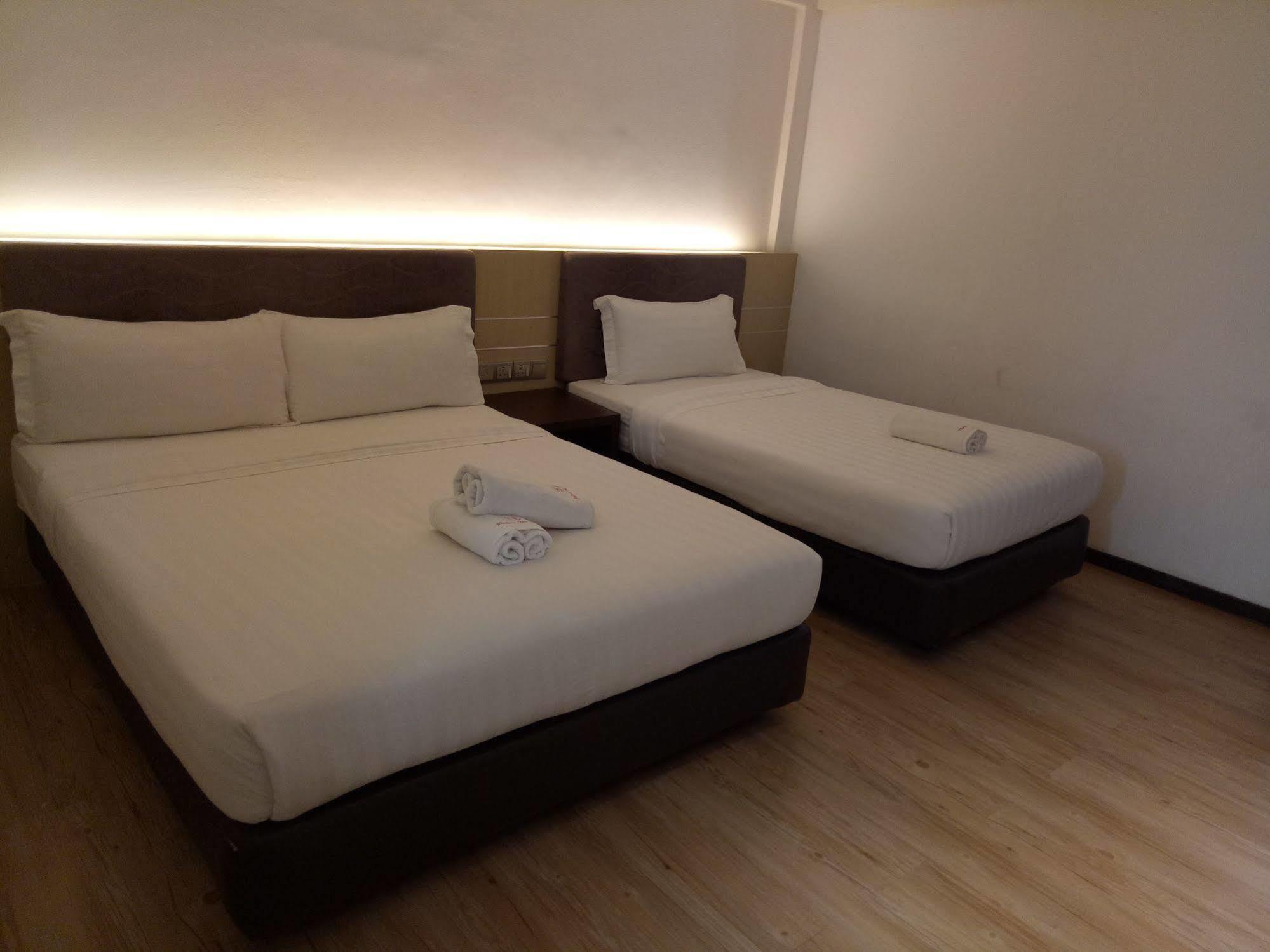 Palace Inn Мірі Екстер'єр фото