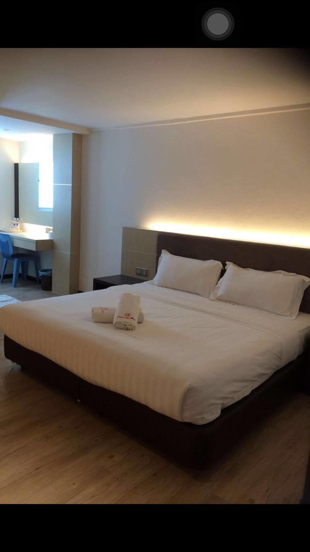 Palace Inn Мірі Екстер'єр фото